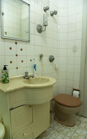 Casa para alugar com 250m², 3 quartos e 1 vaga Casa para alugar com 250m², 3 quartos e 1 vagaBanheiro da Suíte