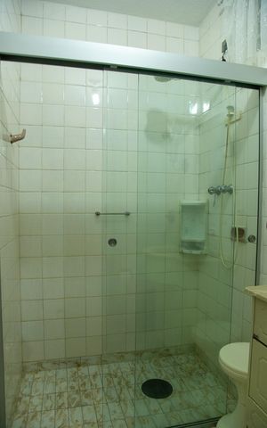 Casa para alugar com 250m², 3 quartos e 1 vaga Casa para alugar com 250m², 3 quartos e 1 vagaBanheiro da Suíte