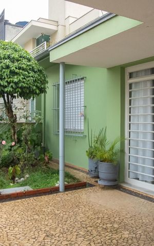 Casa para alugar com 250m², 3 quartos e 1 vaga Casa para alugar com 250m², 3 quartos e 1 vagaVaranda da Sala