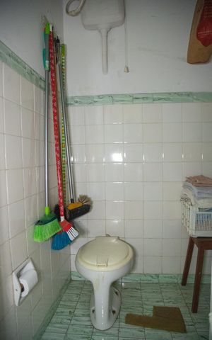 Casa para alugar com 250m², 3 quartos e 1 vaga Casa para alugar com 250m², 3 quartos e 1 vagaBanheiro de Serviço