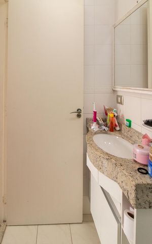 Casa à venda com 180m², 3 quartos e 5 vagasBanheiro da Suíte 2