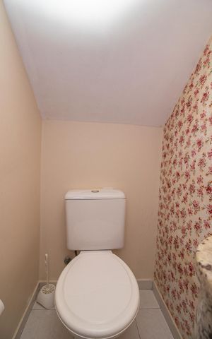 Casa à venda com 180m², 3 quartos e 5 vagasLavabo