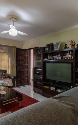 Casa à venda com 155m², 3 quartos e 3 vagas Casa à venda com 155m², 3 quartos e 3 vagasSala