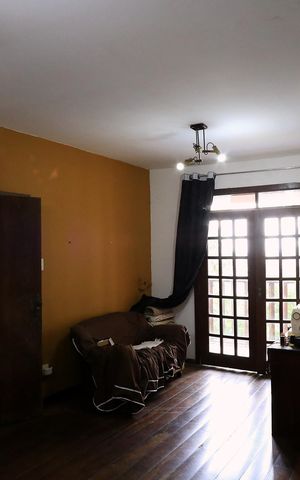 Casa à venda com 360m², 4 quartos e 2 vagas Casa à venda com 360m², 4 quartos e 2 vagasSuíte 1