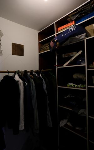 Casa à venda com 360m², 4 quartos e 2 vagas Casa à venda com 360m², 4 quartos e 2 vagasCloset Quarto 3