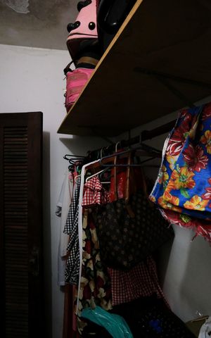 Casa à venda com 360m², 4 quartos e 2 vagas Casa à venda com 360m², 4 quartos e 2 vagasCloset Suíte 1