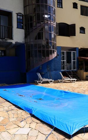 Casa à venda com 360m², 4 quartos e 2 vagas Casa à venda com 360m², 4 quartos e 2 vagasÁrea comum