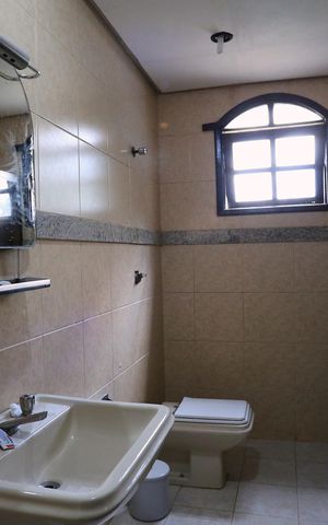 Casa à venda com 360m², 4 quartos e 2 vagas Casa à venda com 360m², 4 quartos e 2 vagasBanheiro Social