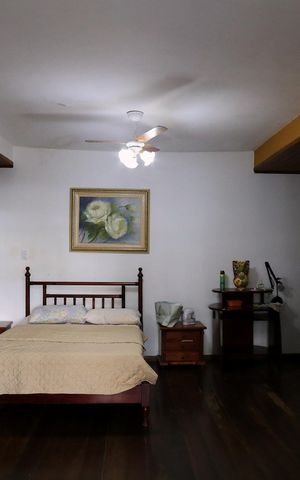 Casa à venda com 360m², 4 quartos e 2 vagas Casa à venda com 360m², 4 quartos e 2 vagasSuíte 1