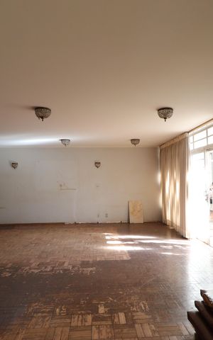 Casa para alugar com 660m², 7 quartos e 4 vagasSala