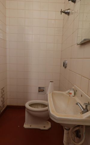 Casa para alugar com 660m², 7 quartos e 4 vagasBanheiro de Serviço