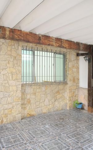 Casa à venda com 137m², 3 quartos e 2 vagasGaragem