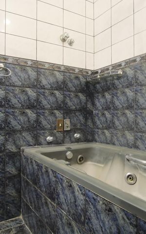 Casa à venda com 137m², 3 quartos e 2 vagasBanheiro