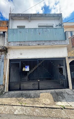 Casa à venda com 38m², 1 quarto e sem vaga Casa à venda com 38m², 1 quarto e sem vagaFachada