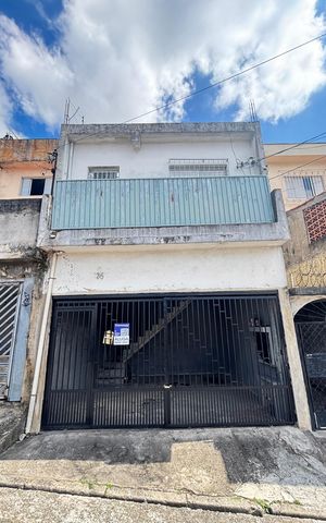 Casa à venda com 38m², 1 quarto e sem vaga Casa à venda com 38m², 1 quarto e sem vagaFachada