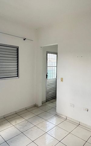 Casa à venda com 38m², 1 quarto e sem vaga Casa à venda com 38m², 1 quarto e sem vagaQuarto
