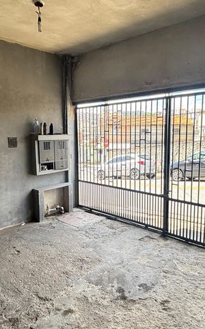 Casa à venda com 38m², 1 quarto e sem vaga Casa à venda com 38m², 1 quarto e sem vagaGaragem