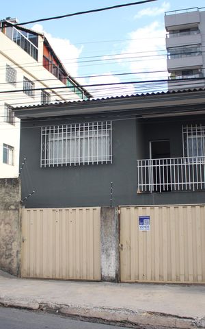 Casa à venda com 360m², 3 quartos e 3 vagasFachada