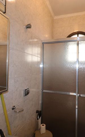 Casa à venda com 255m², 5 quartos e 2 vagasBanheiro da Suíte