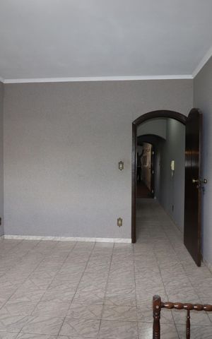 Casa à venda com 255m², 5 quartos e 2 vagasQuarto 3