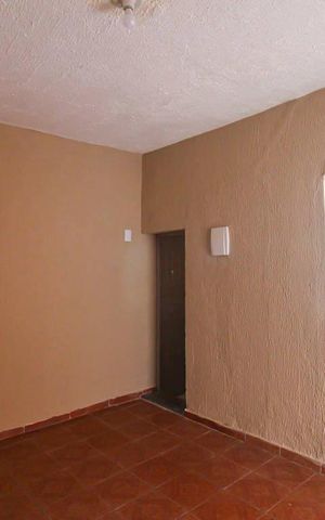 Casa para alugar com 34m², 1 quarto e sem vaga Casa para alugar com 34m², 1 quarto e sem vagaSala