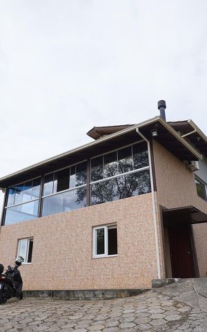 Casa para alugar com 200m², 3 quartos e 5 vagasFachada da Casa