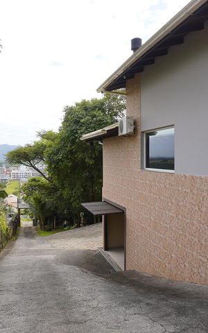 Casa para alugar com 200m², 3 quartos e 5 vagasPátio