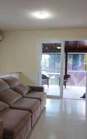 Casa para alugar com 200m², 3 quartos e 5 vagasSala
