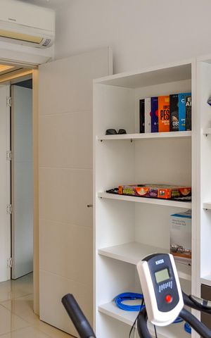 Casa de condomínio à venda com 265m², 3 quartos e 2 vagasEscritório