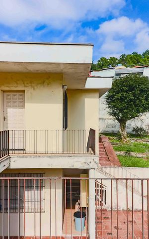 Casa à venda com 256m², 3 quartos e 2 vagas Casa à venda com 256m², 3 quartos e 2 vagasQuintal