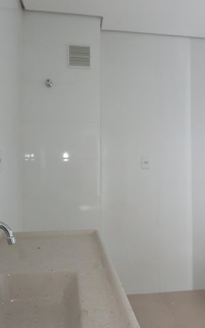 Apartamento à venda com 33m², 2 quartos e sem vaga Apartamento à venda com 33m², 2 quartos e sem vagaCozinha e Área de Serviço