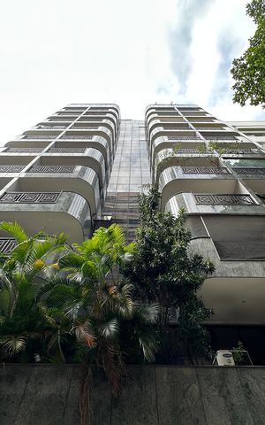 Studio à venda com 54m², 1 quarto e 1 vaga Studio à venda com 54m², 1 quarto e 1 vagaFachada