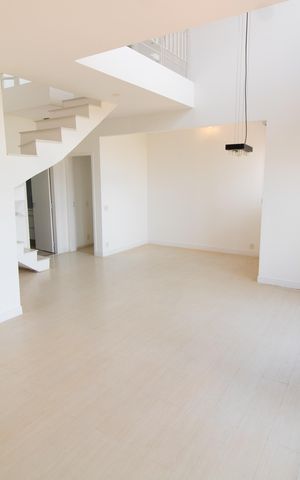 Apartamento para alugar com 256m², 4 quartos e 4 vagas Apartamento para alugar com 256m², 4 quartos e 4 vagasSala