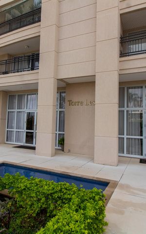 Apartamento para alugar com 256m², 4 quartos e 4 vagas Apartamento para alugar com 256m², 4 quartos e 4 vagasFachada