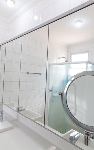 Apartamento para alugar com 256m², 4 quartos e 4 vagas Apartamento para alugar com 256m², 4 quartos e 4 vagasBanheiro da Suíte 1