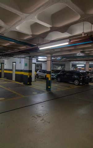 Apartamento para alugar com 256m², 4 quartos e 4 vagas Apartamento para alugar com 256m², 4 quartos e 4 vagasEstacionamento