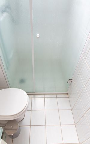 Apartamento para alugar com 256m², 4 quartos e 4 vagas Apartamento para alugar com 256m², 4 quartos e 4 vagasBanheiro da Suíte 2