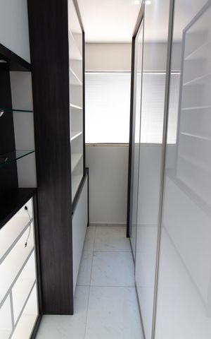 Apartamento para alugar com 256m², 4 quartos e 4 vagas Apartamento para alugar com 256m², 4 quartos e 4 vagasCloset da Suíte 4