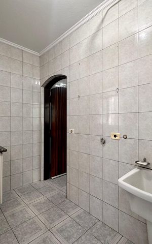 Casa para alugar com 165m², 3 quartos e 2 vagas Casa para alugar com 165m², 3 quartos e 2 vagasLavanderia
