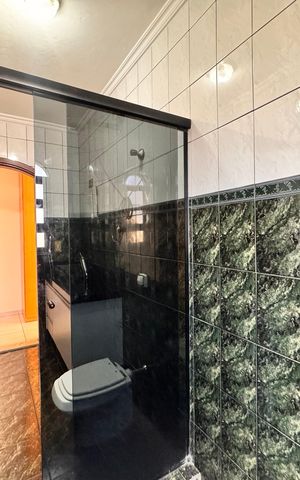 Casa para alugar com 165m², 3 quartos e 2 vagas Casa para alugar com 165m², 3 quartos e 2 vagasBanheiro da Suíte