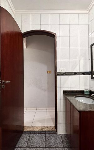 Casa para alugar com 165m², 3 quartos e 2 vagas Casa para alugar com 165m², 3 quartos e 2 vagasBanheiro