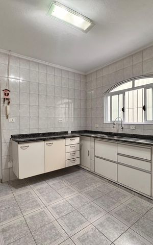 Casa para alugar com 165m², 3 quartos e 2 vagas Casa para alugar com 165m², 3 quartos e 2 vagasCozinha