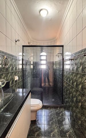 Casa para alugar com 165m², 3 quartos e 2 vagas Casa para alugar com 165m², 3 quartos e 2 vagasBanheiro da Suíte