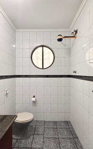 Casa para alugar com 165m², 3 quartos e 2 vagas Casa para alugar com 165m², 3 quartos e 2 vagasBanheiro
