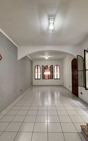 Casa para alugar com 165m², 3 quartos e 2 vagas Casa para alugar com 165m², 3 quartos e 2 vagasSala