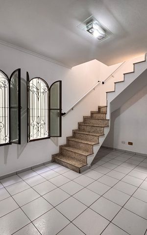 Casa para alugar com 165m², 3 quartos e 2 vagas Casa para alugar com 165m², 3 quartos e 2 vagasSala