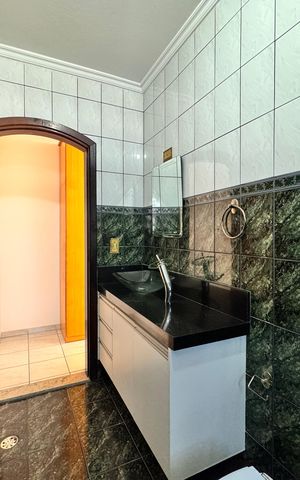 Casa para alugar com 165m², 3 quartos e 2 vagas Casa para alugar com 165m², 3 quartos e 2 vagasBanheiro da Suíte