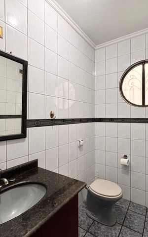 Casa para alugar com 165m², 3 quartos e 2 vagas Casa para alugar com 165m², 3 quartos e 2 vagasBanheiro
