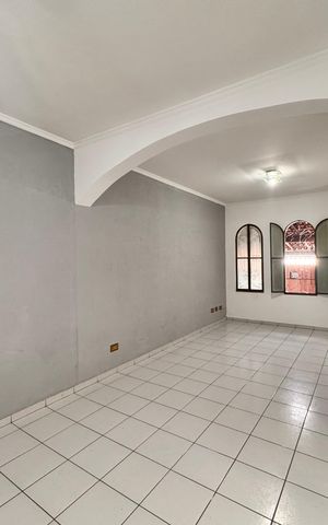 Casa para alugar com 165m², 3 quartos e 2 vagas Casa para alugar com 165m², 3 quartos e 2 vagasSala