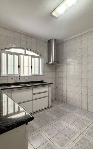 Casa para alugar com 165m², 3 quartos e 2 vagas Casa para alugar com 165m², 3 quartos e 2 vagasCozinha